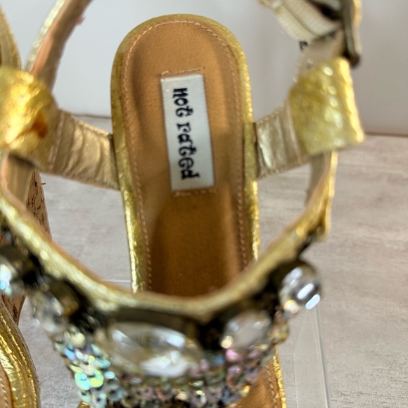 Not Rated casual Women’s platform Sandals Size 6 Gold - Picture 3 of 9